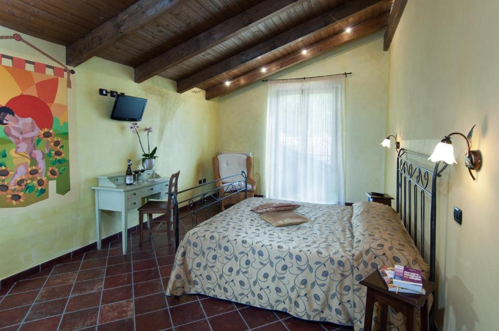 בית הארחה Cerretto Langhe 	Trattoria Del Bivio חדר תמונה