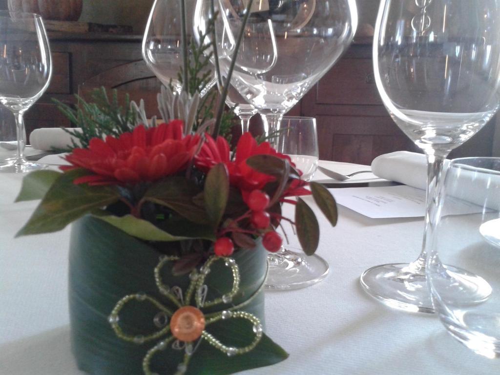 בית הארחה Cerretto Langhe 	Trattoria Del Bivio מראה חיצוני תמונה