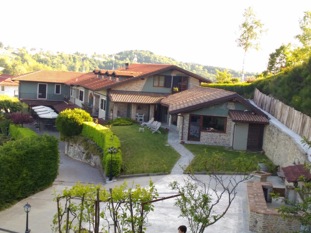 בית הארחה Cerretto Langhe 	Trattoria Del Bivio מראה חיצוני תמונה