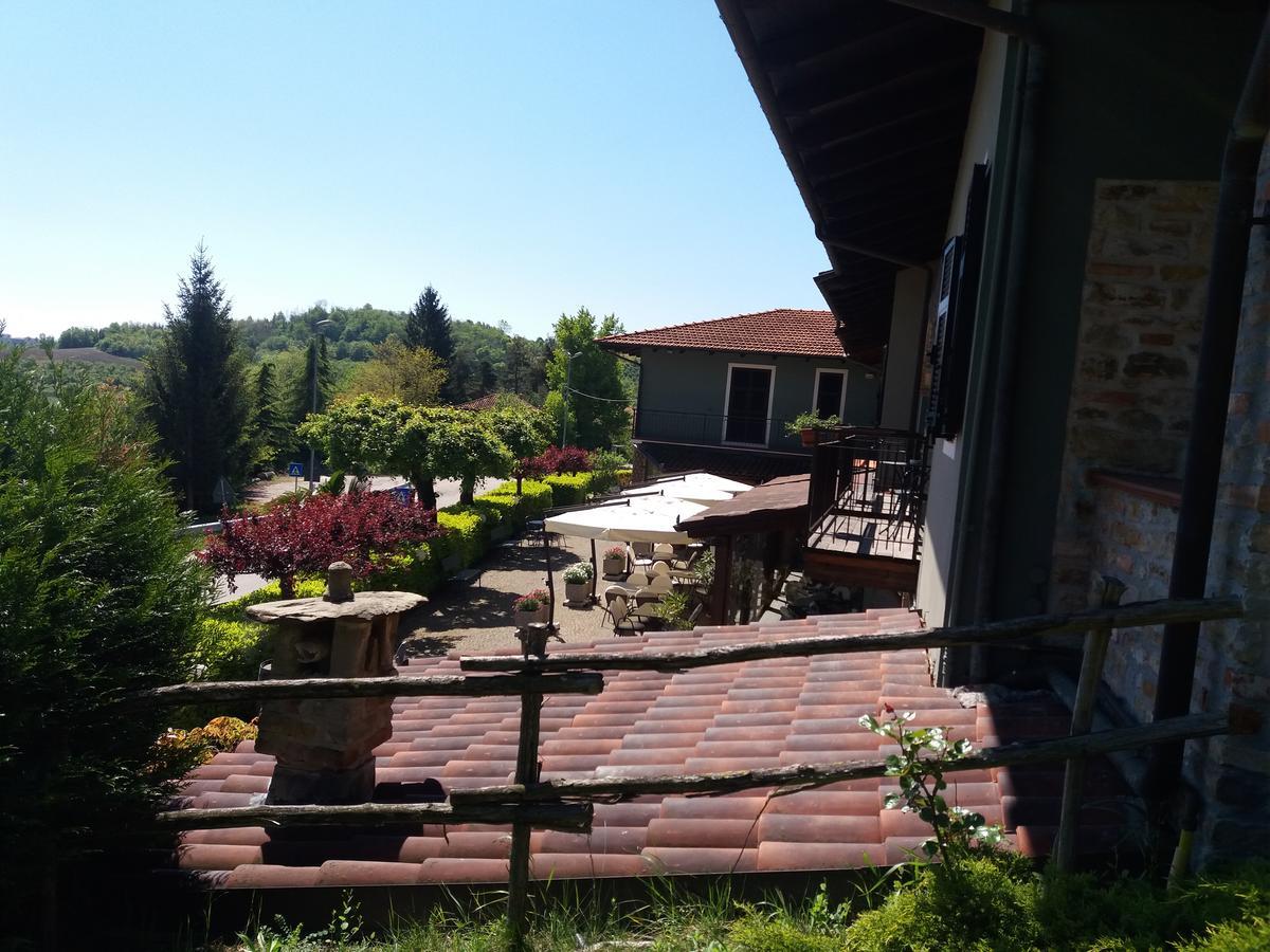 בית הארחה Cerretto Langhe 	Trattoria Del Bivio מראה חיצוני תמונה
