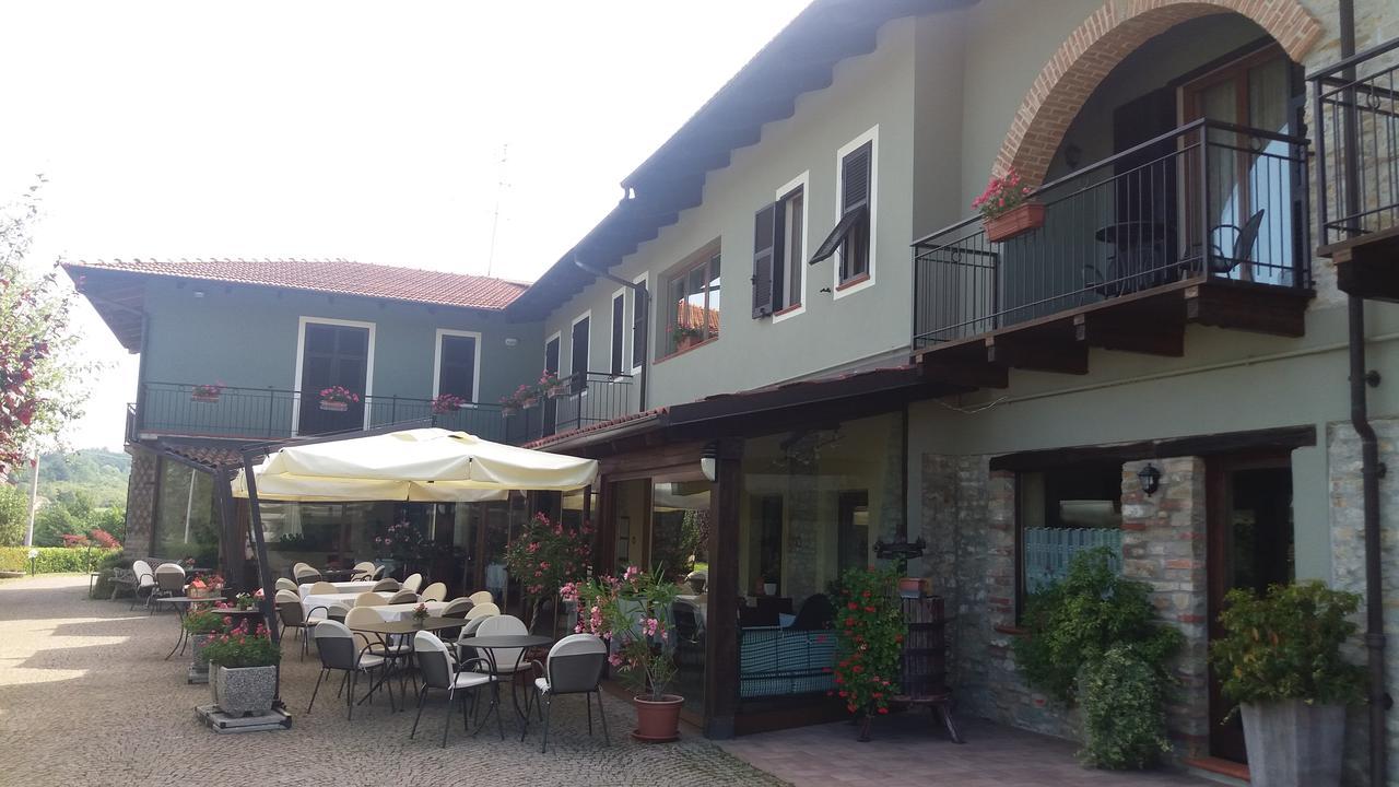 בית הארחה Cerretto Langhe 	Trattoria Del Bivio מראה חיצוני תמונה